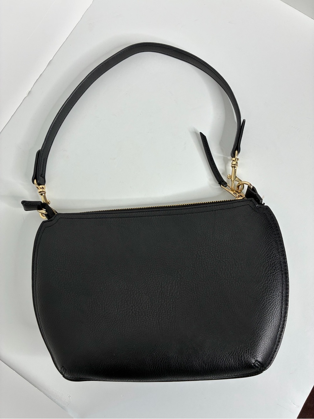 Classic Black Leather Shoulder Bag - Unbranded